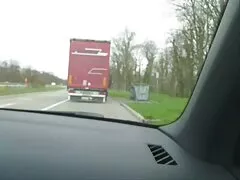Grając ciasny odbyt z długim sex grupowy na dyskotece kutasem