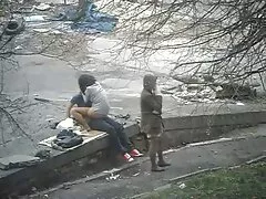 Młody sex nastolatki grupowy lesbijki praca ich tongues w dziury
