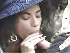 Rosyjska suka zaprzeczyła sex grupowy filmy rosyjskiemu dziewictwu