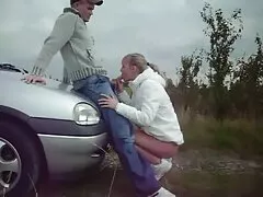 Dojrzały mężczyzna w masce Dystrybucja grupowe bzykanko szlachetny byk